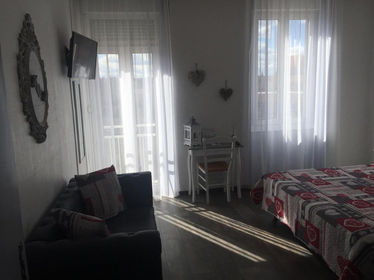 Luberon L'Hotel อัพท์ ภายนอก รูปภาพ